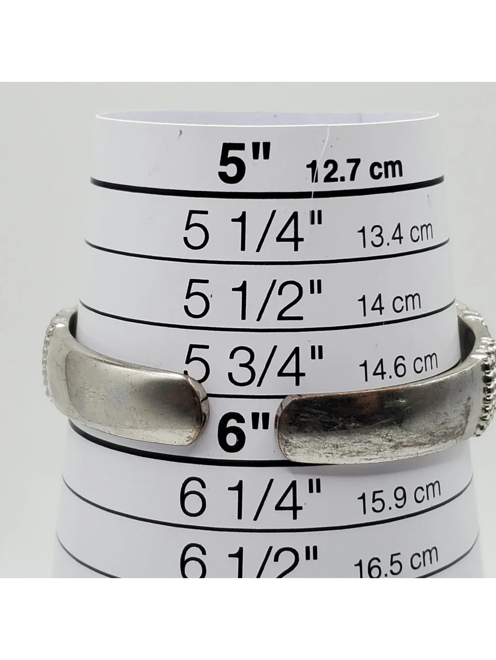 Vivani Quartz Womens Watch 19mm Silver Tone Cuff Band New Battery